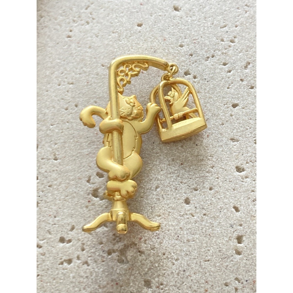 Vintage JJ Jonette Brooch Gold Tone Kitty Cat Bird Cage Whimsical Dangle Tremble